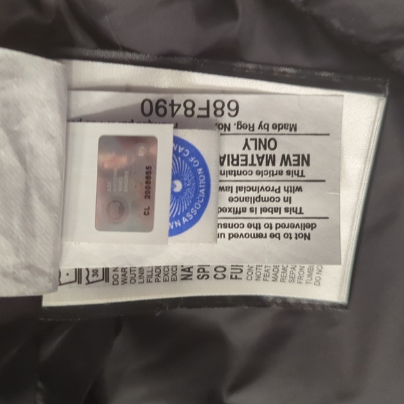 Canada Goose Kids Logan Parka - Picture 10 of 12